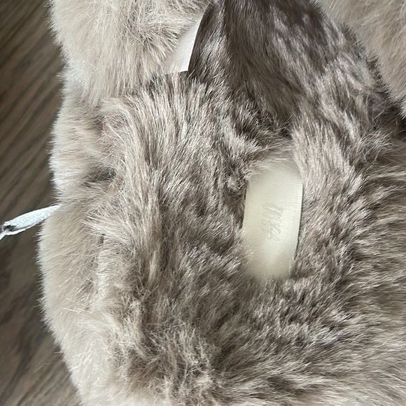 Faux fur H&M slippers - Picture 2 of 5